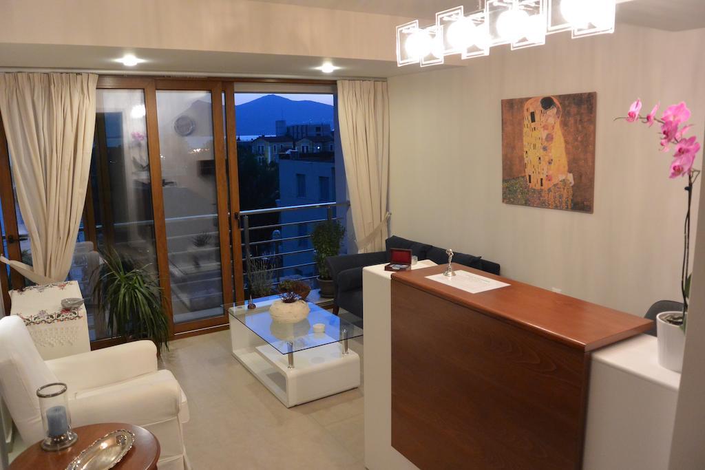 Lydia Apartments Лутра Едипсу Екстериор снимка